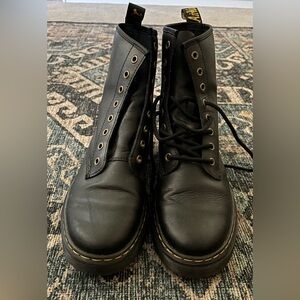 Women’s brand new Doc Martin boots. Size 10 women’s size 9 men